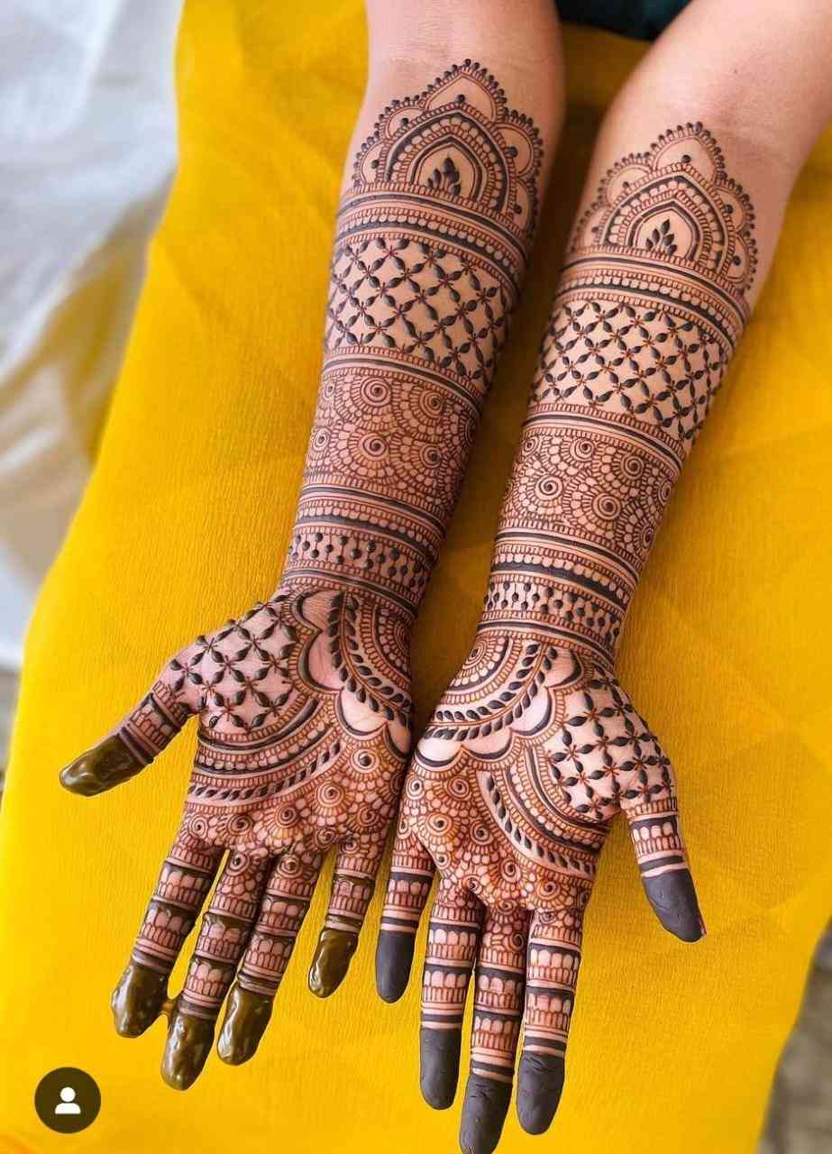 Vicky Danu Mehandi Artist